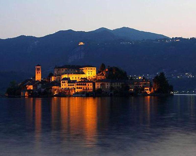 Little Suite Near Lake Verbania Buitenkant foto